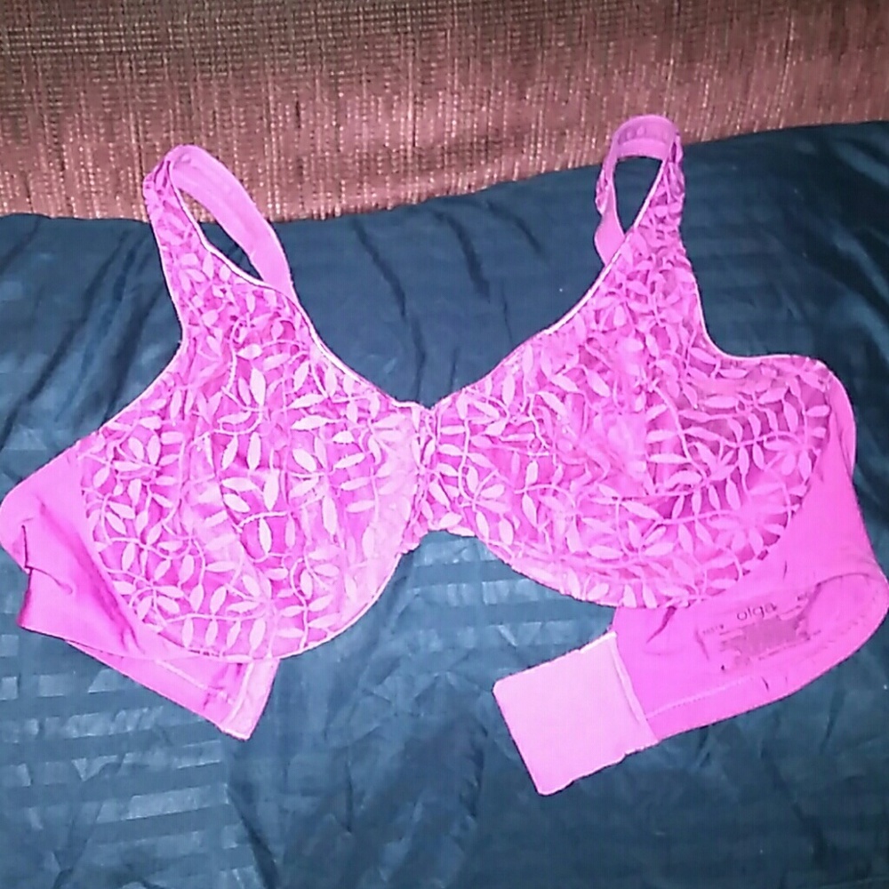 Olga bra size 40D